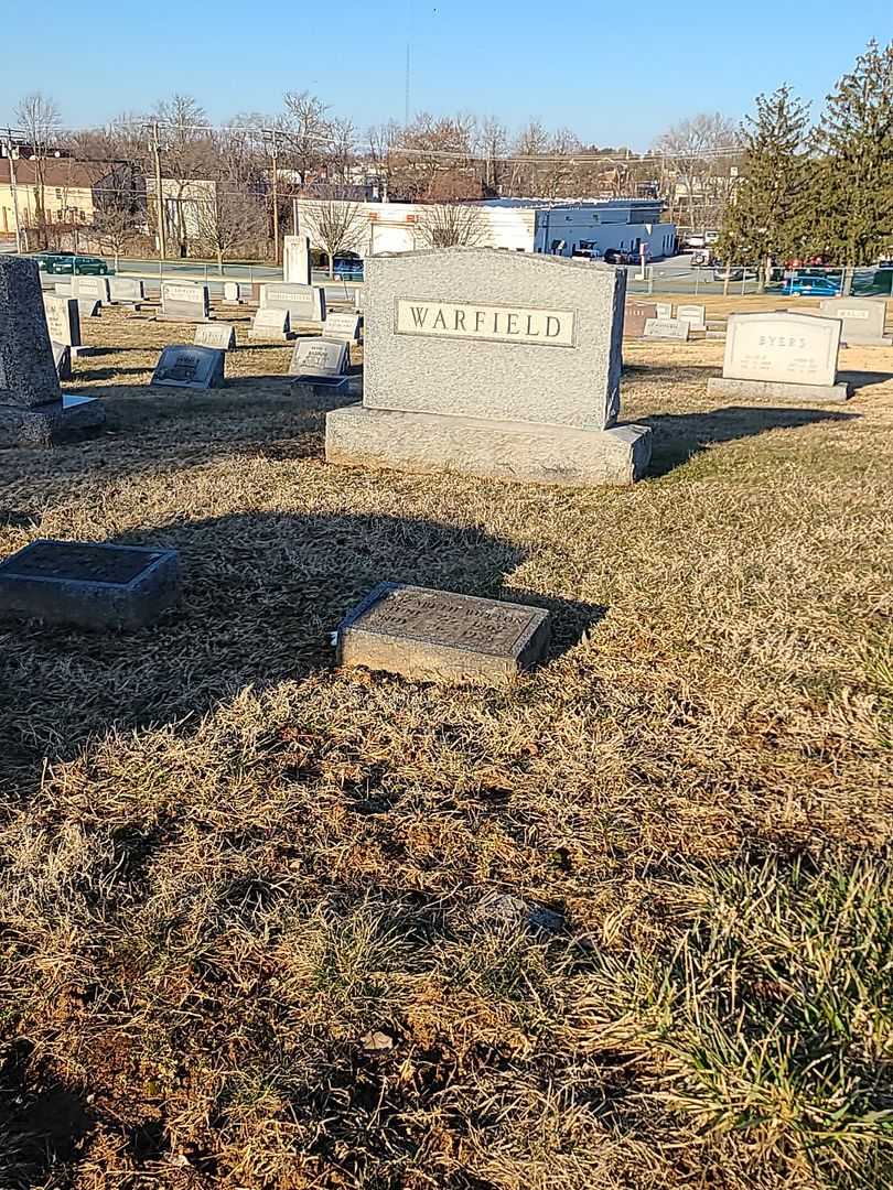 Edwin A. Warfield's grave. Photo 2