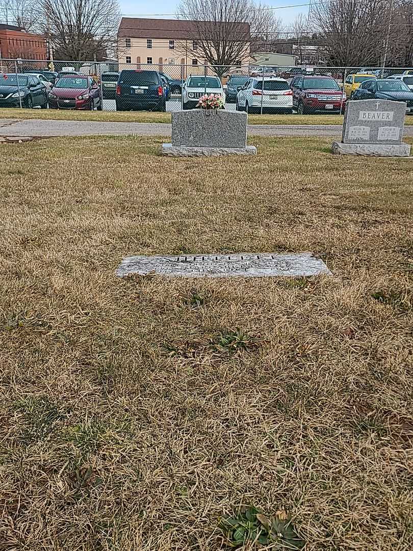 Leon E. Shifflett Senior's grave. Photo 2