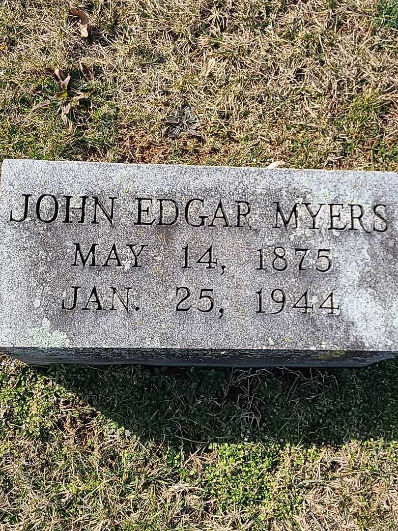 John Edgar Myers's grave. Photo 3