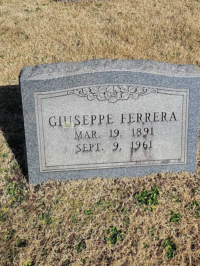 Giuseppe Ferrera's grave. Photo 1