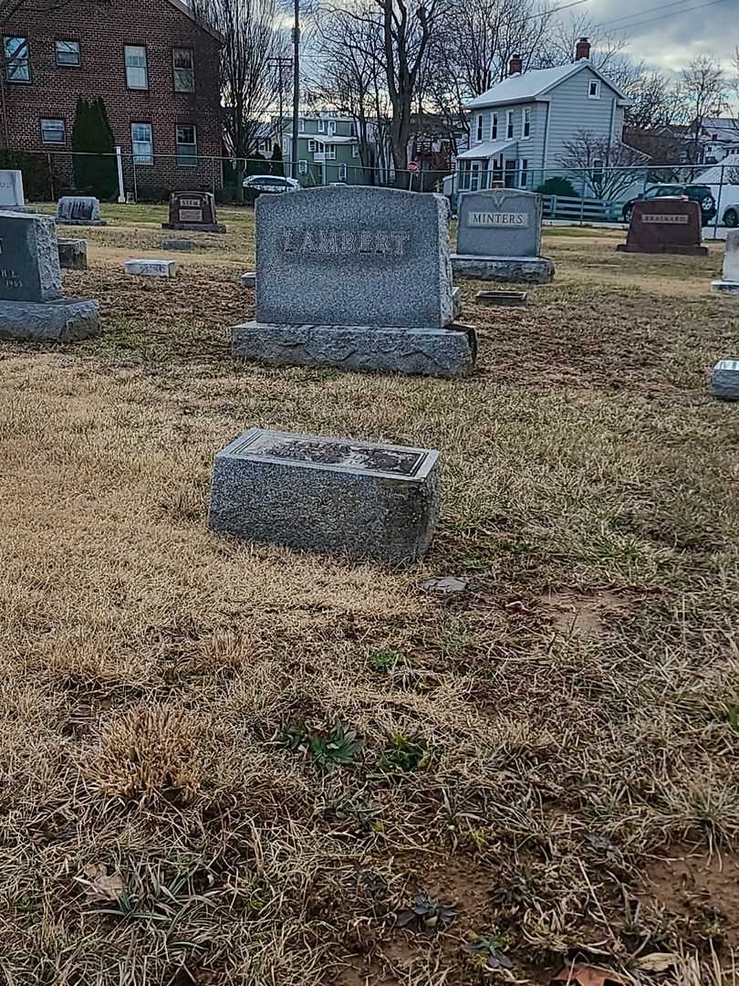 Laura M. Lambert's grave. Photo 2