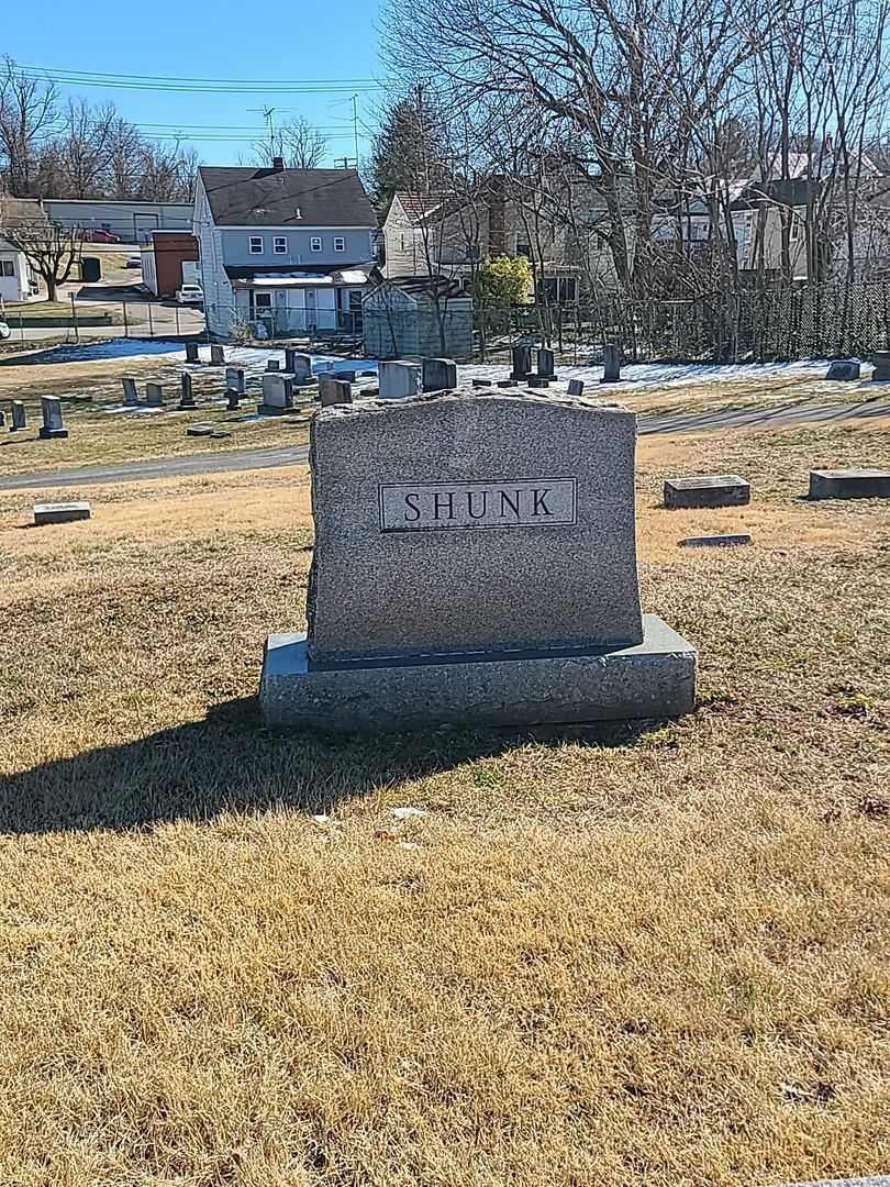 Samuel DeWitt Shunk's grave. Photo 1