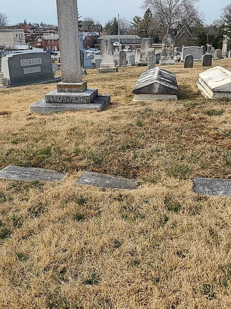 Harry Shriver Reifsnider's grave. Photo 2