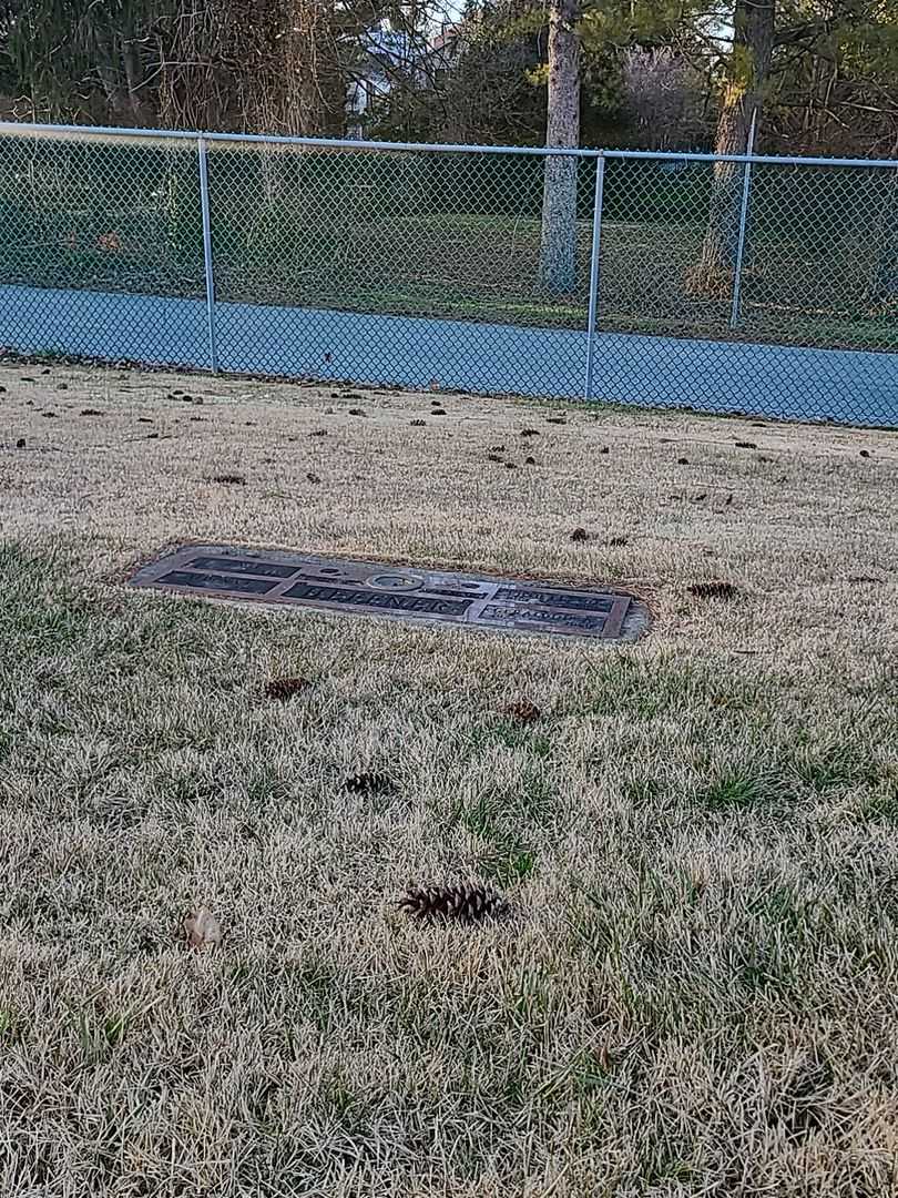 Paul Heffner's grave. Photo 2
