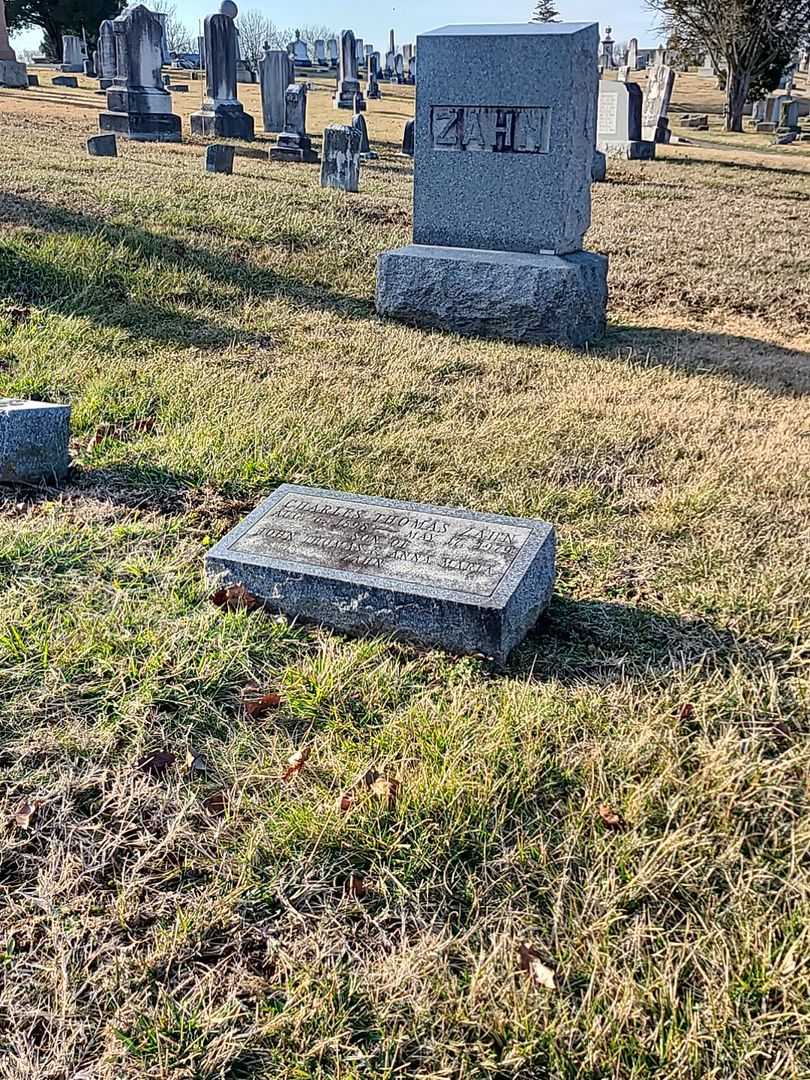 Charles Thomas Zahn's grave. Photo 3