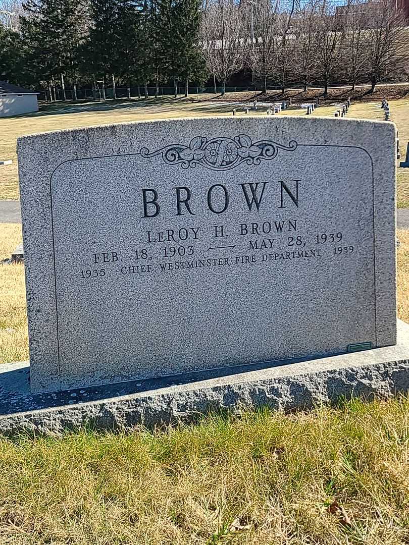 LeRoy H. Brown's grave. Photo 3