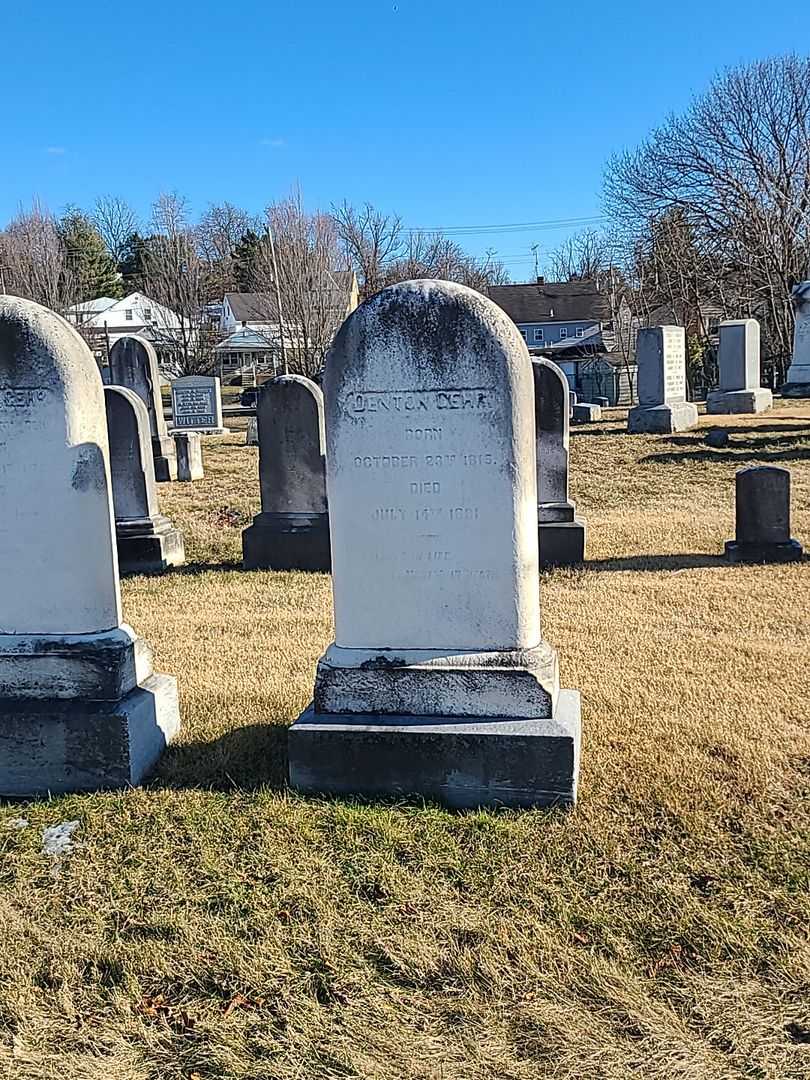 Denton Gehr's grave. Photo 2