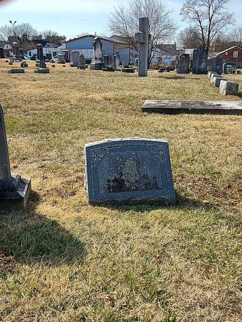 V. Marie Baile's grave. Photo 2