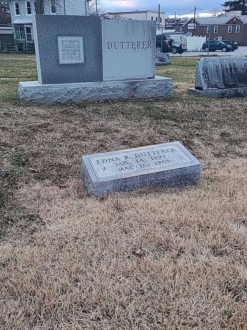 Edna R. Dutterer's grave. Photo 3