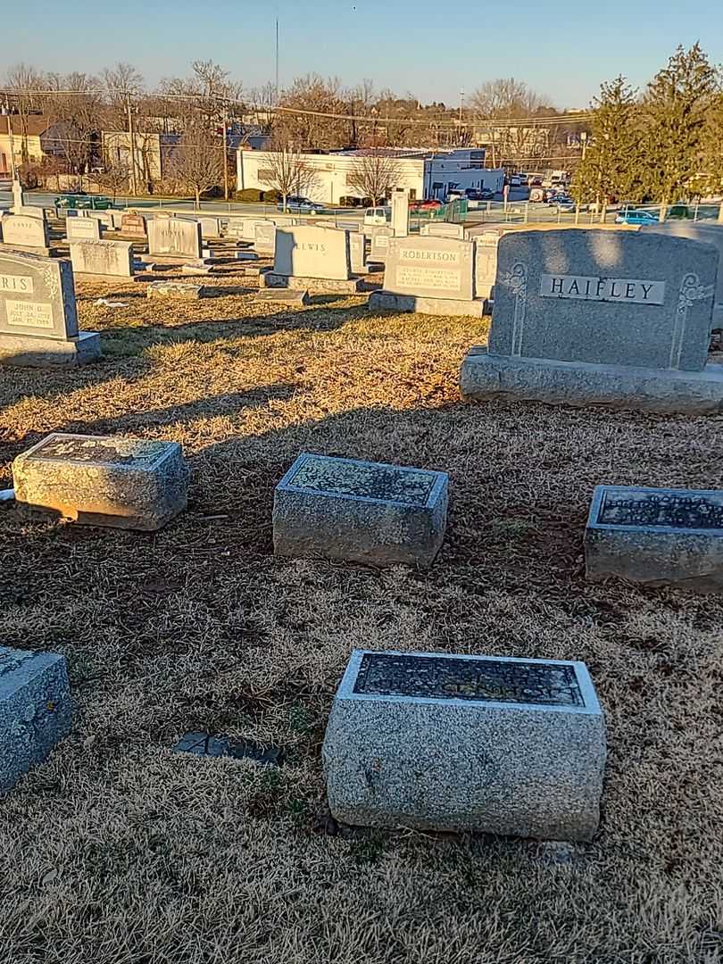 Thomas L. Haifley's grave. Photo 2