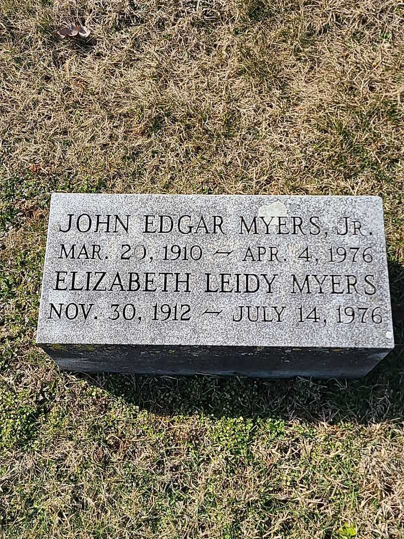 Elizabeth Leidy Myers's grave. Photo 3
