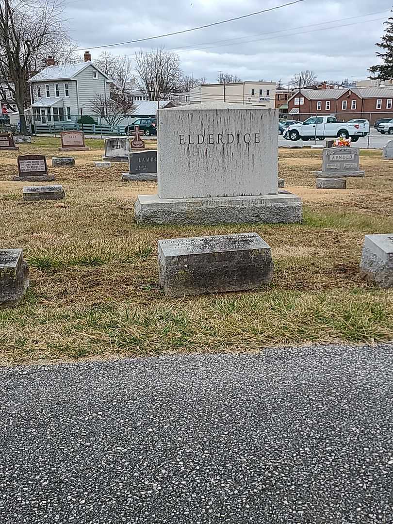 Hugh Latimer Elderdice's grave. Photo 2