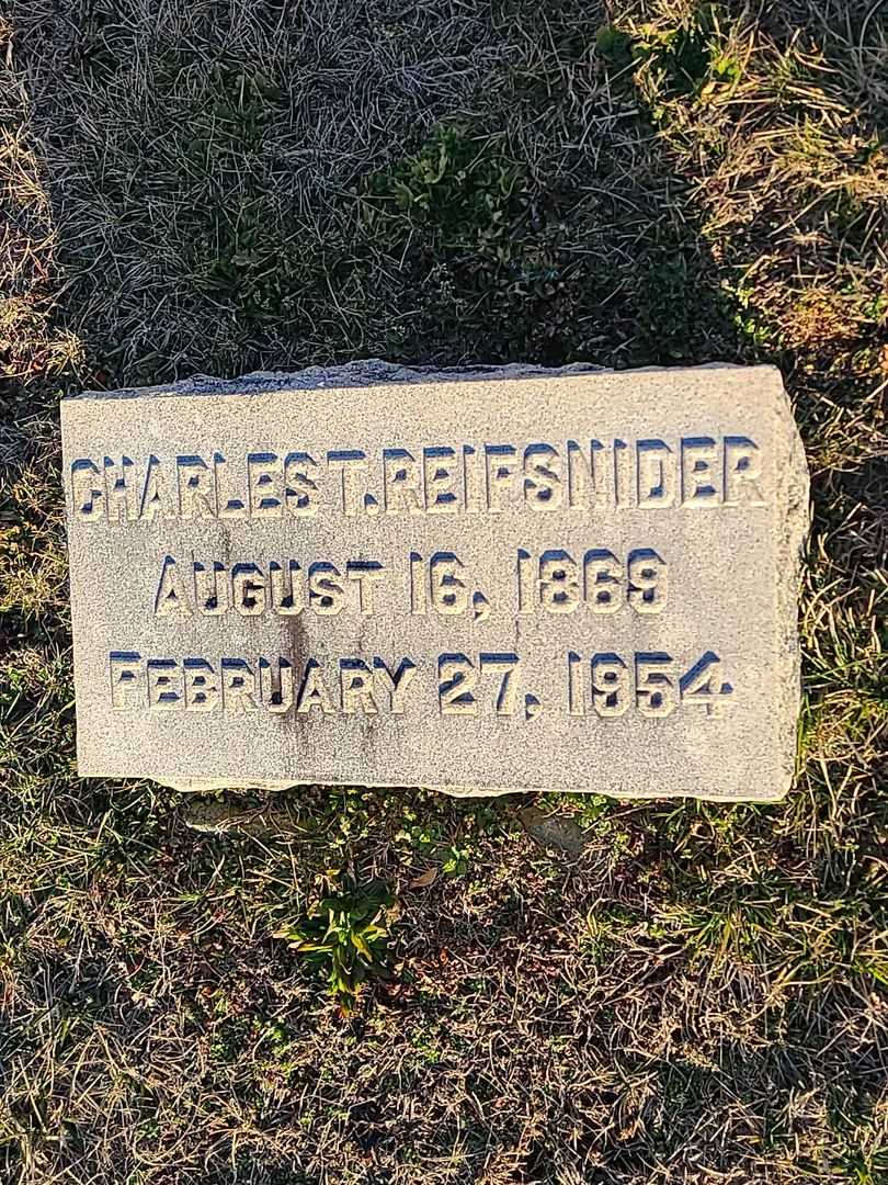 Charles T. Reifsnider's grave. Photo 3