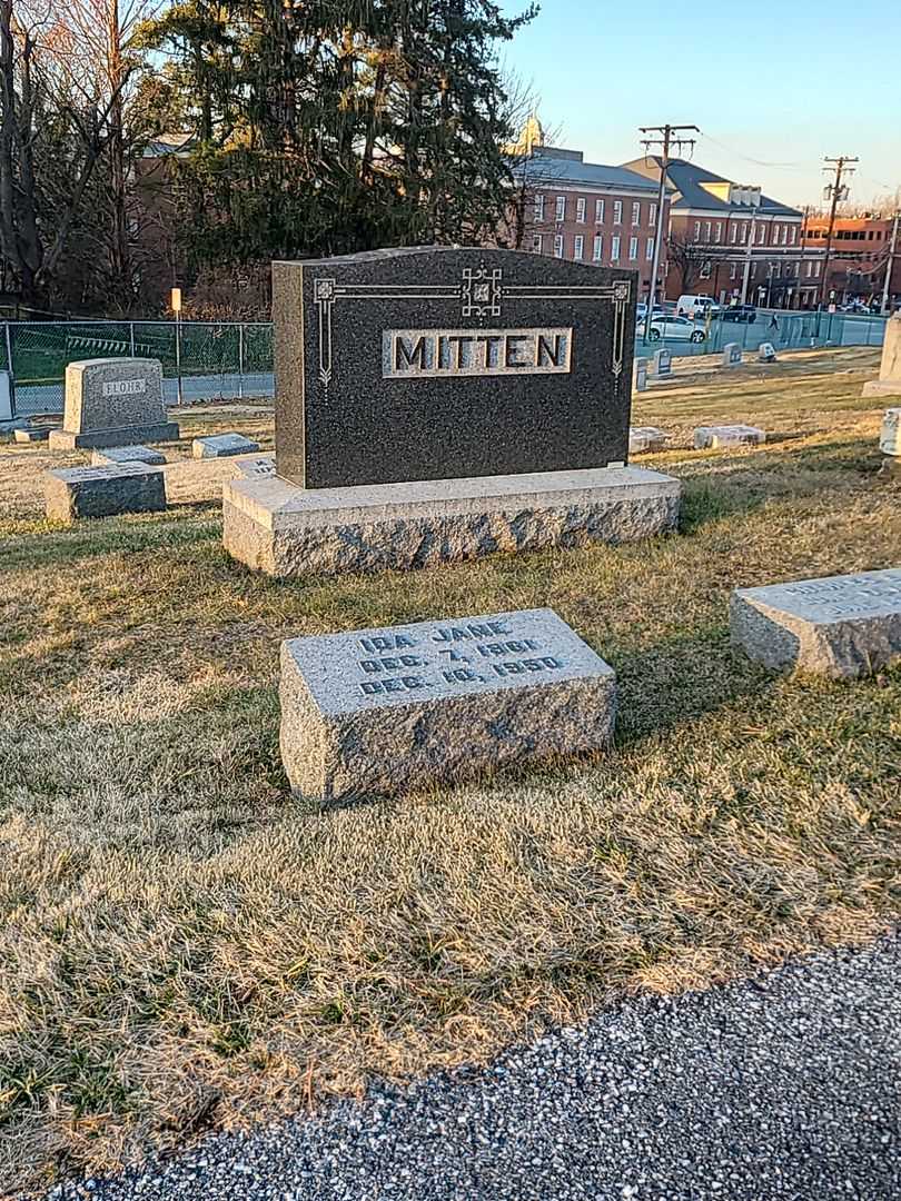Ida Jane Mitten's grave. Photo 2