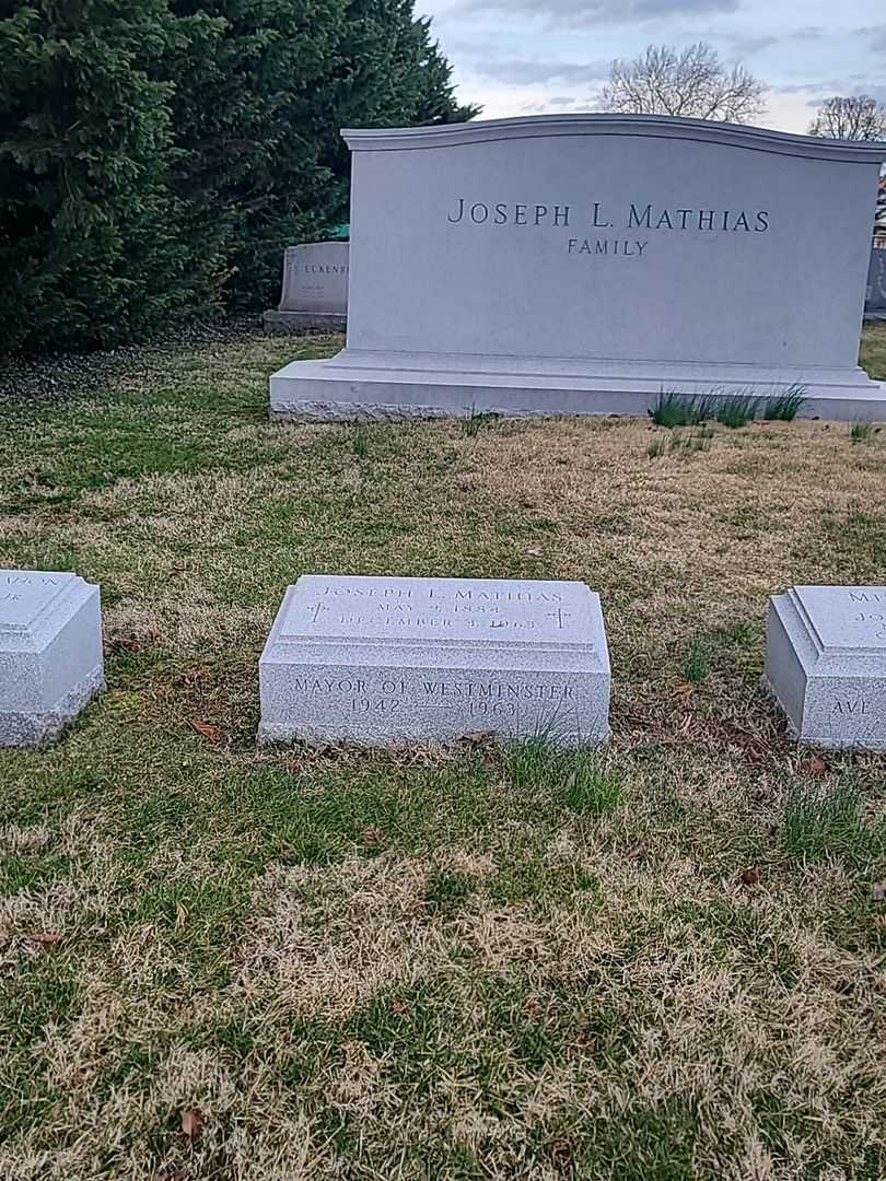 Joseph L. Mathias's grave. Photo 2