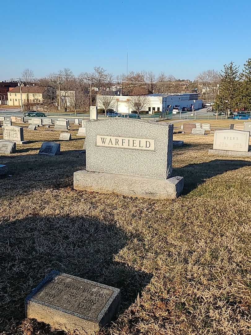 Edwin A. Warfield's grave. Photo 1