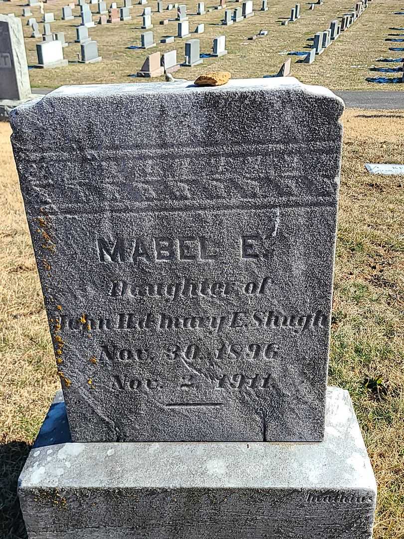 Ezra Shugh's grave. Photo 1