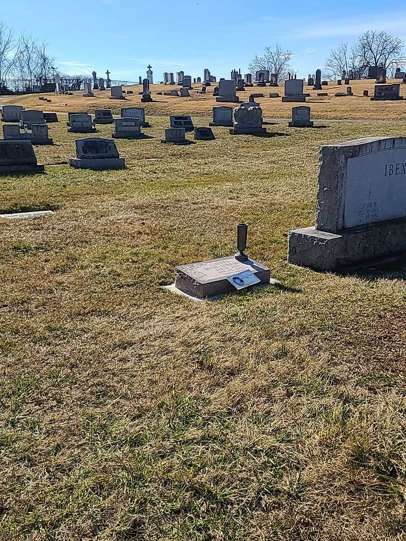 Bessie Lorraine "Betsy" Gaines's grave. Photo 2