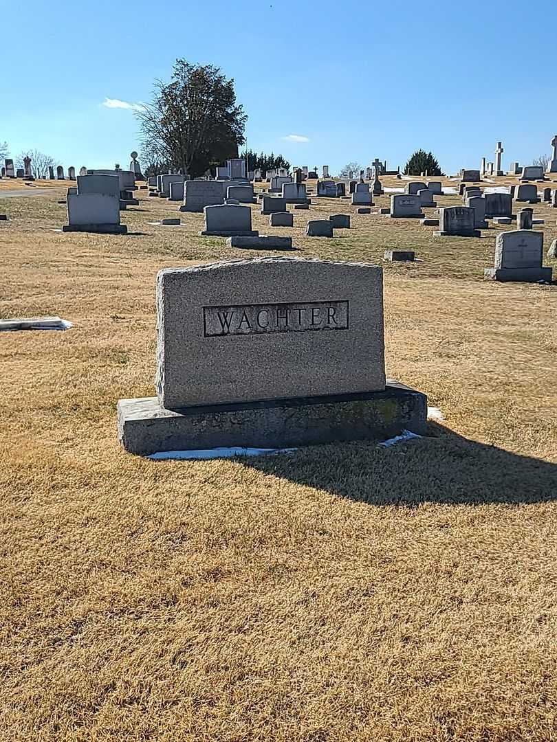 Ruth E. Wachter's grave. Photo 2