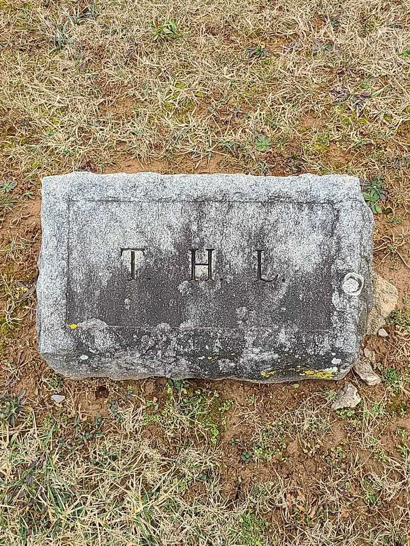 Thomas Hamilton Lewis's grave. Photo 4