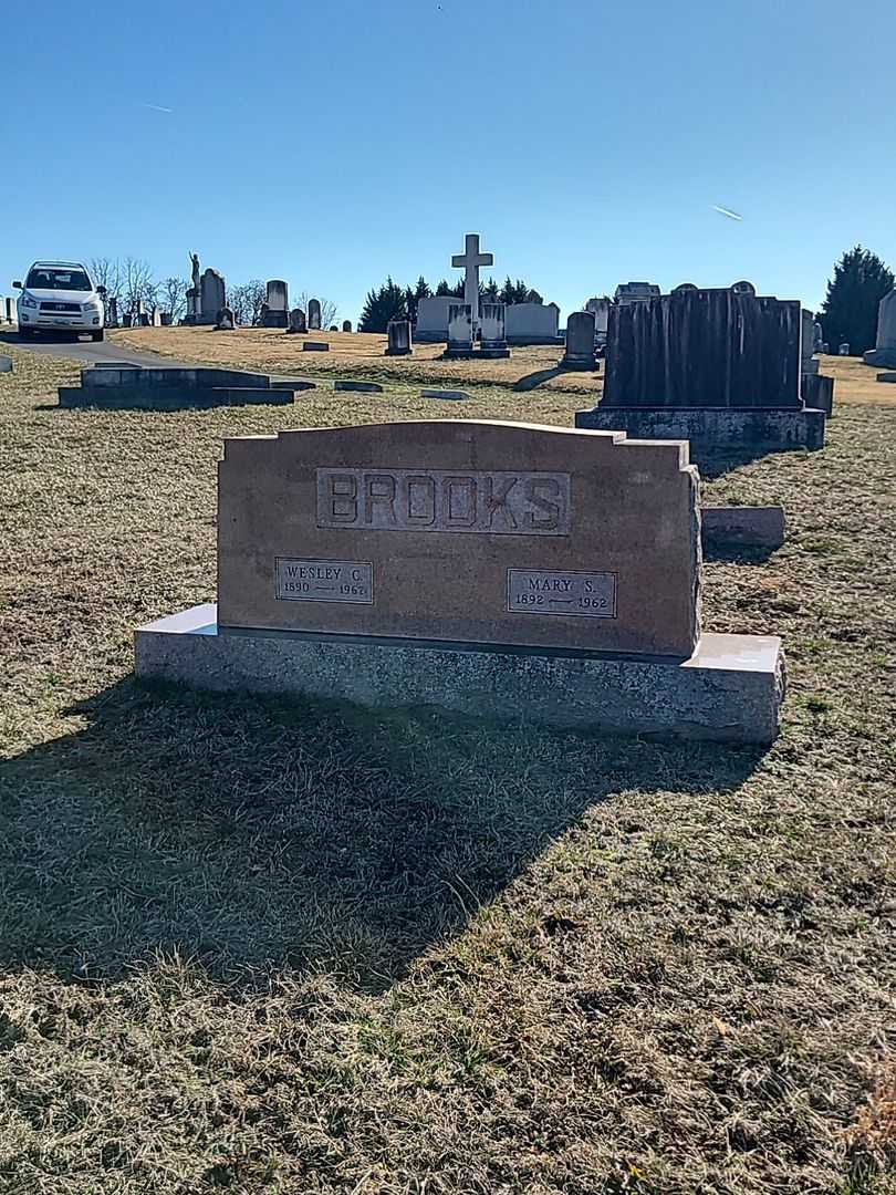 Mary S. Brooks's grave. Photo 2