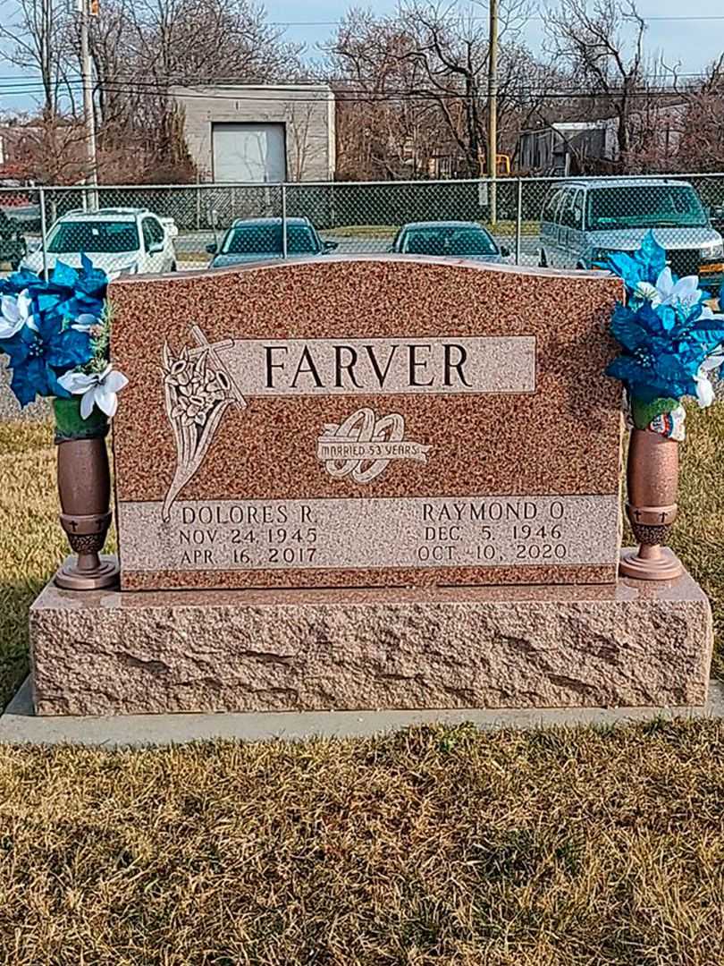 Dolores R. Farver's grave. Photo 3