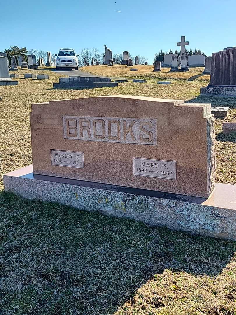 Mary S. Brooks's grave. Photo 3