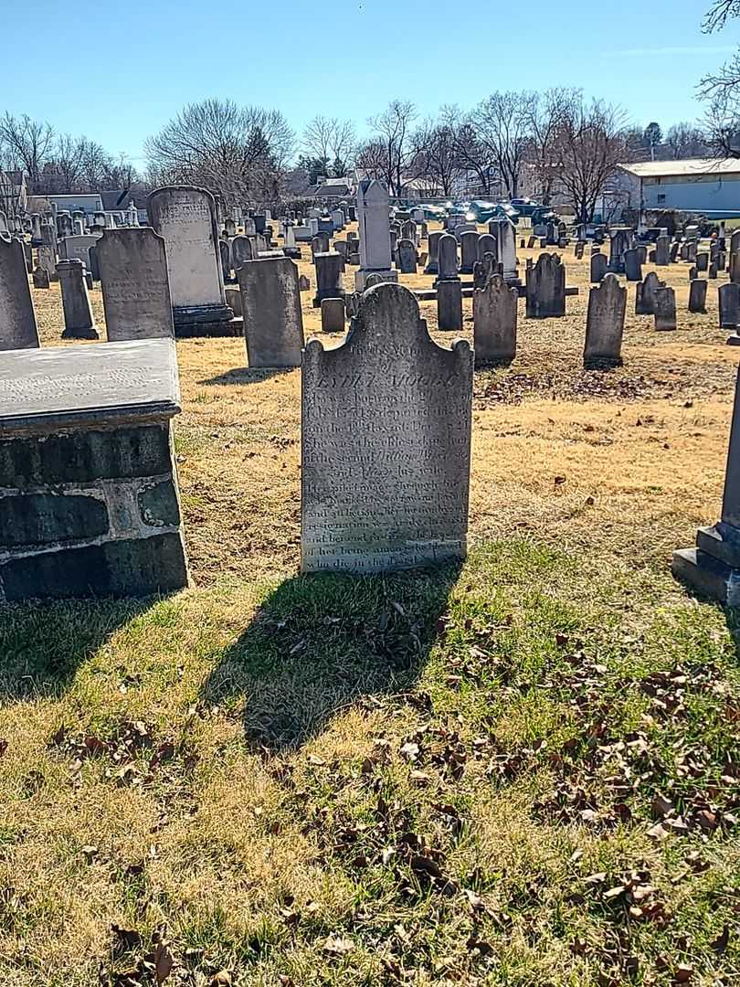 Lydia Winchester Moore's grave. Photo 2