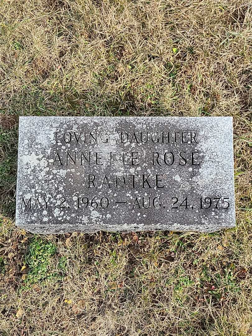 Annette Rose Radtke's grave. Photo 1