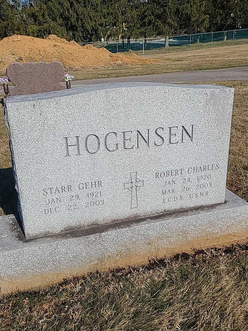 Robert Charles Hogensen's grave. Photo 1
