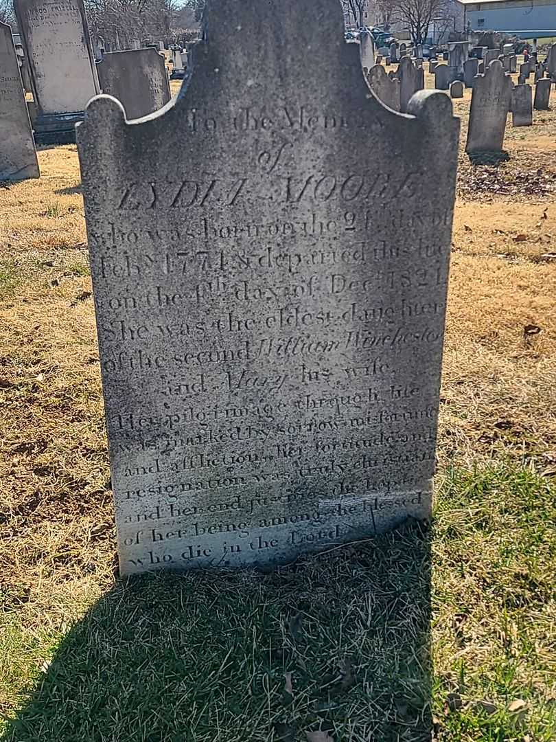 Lydia Winchester Moore's grave. Photo 3