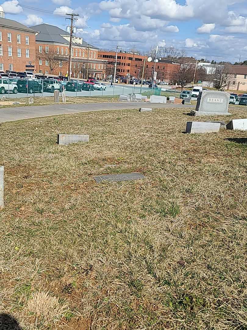 Vernon E. Thomas's grave. Photo 2