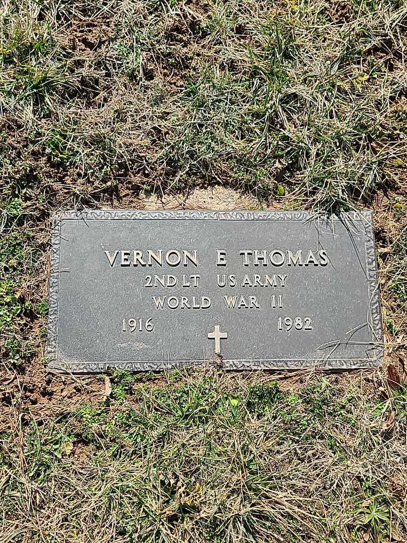 Vernon E. Thomas's grave. Photo 3