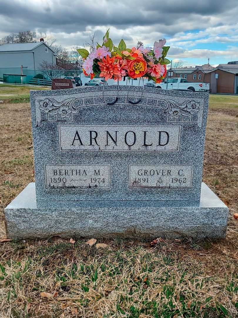 Harry Lambert Arnold's grave. Photo 1