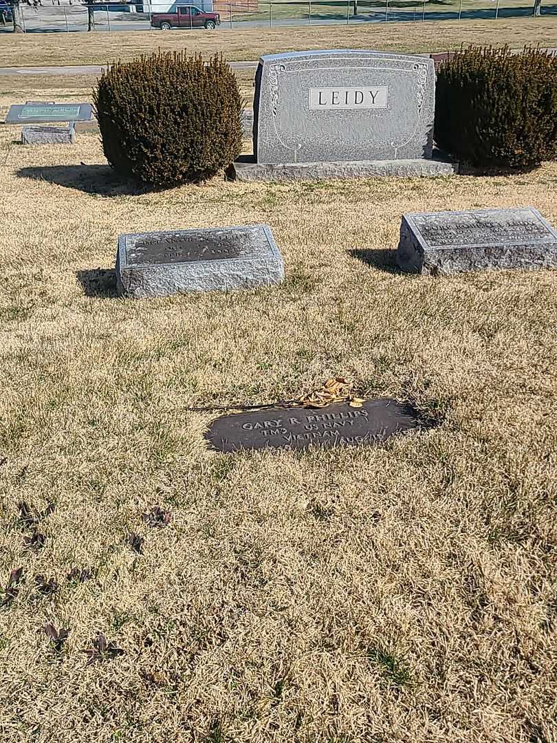 Gary R. Phillips's grave. Photo 2