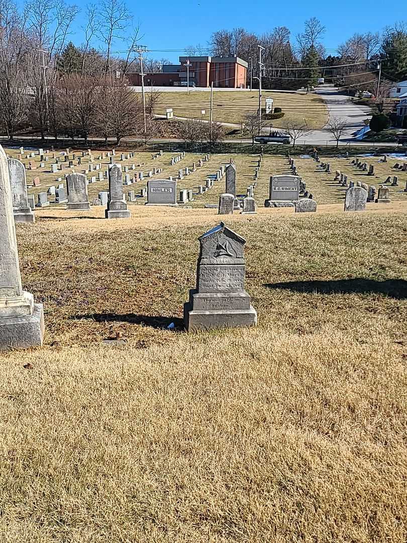 Larle G. Marsh's grave. Photo 2
