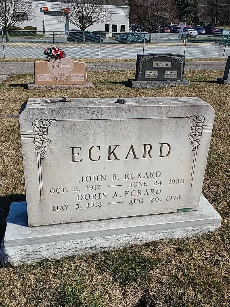 Doris A. Eckard's grave. Photo 1