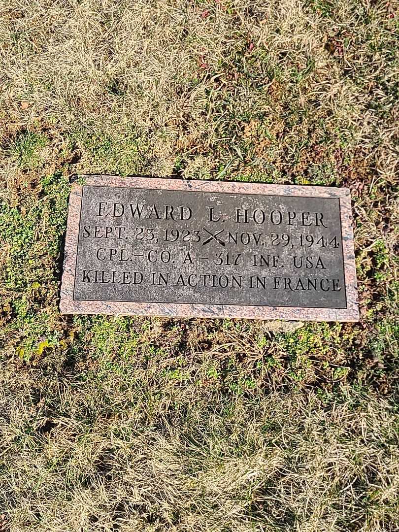 Edward L. Hooper's grave. Photo 3