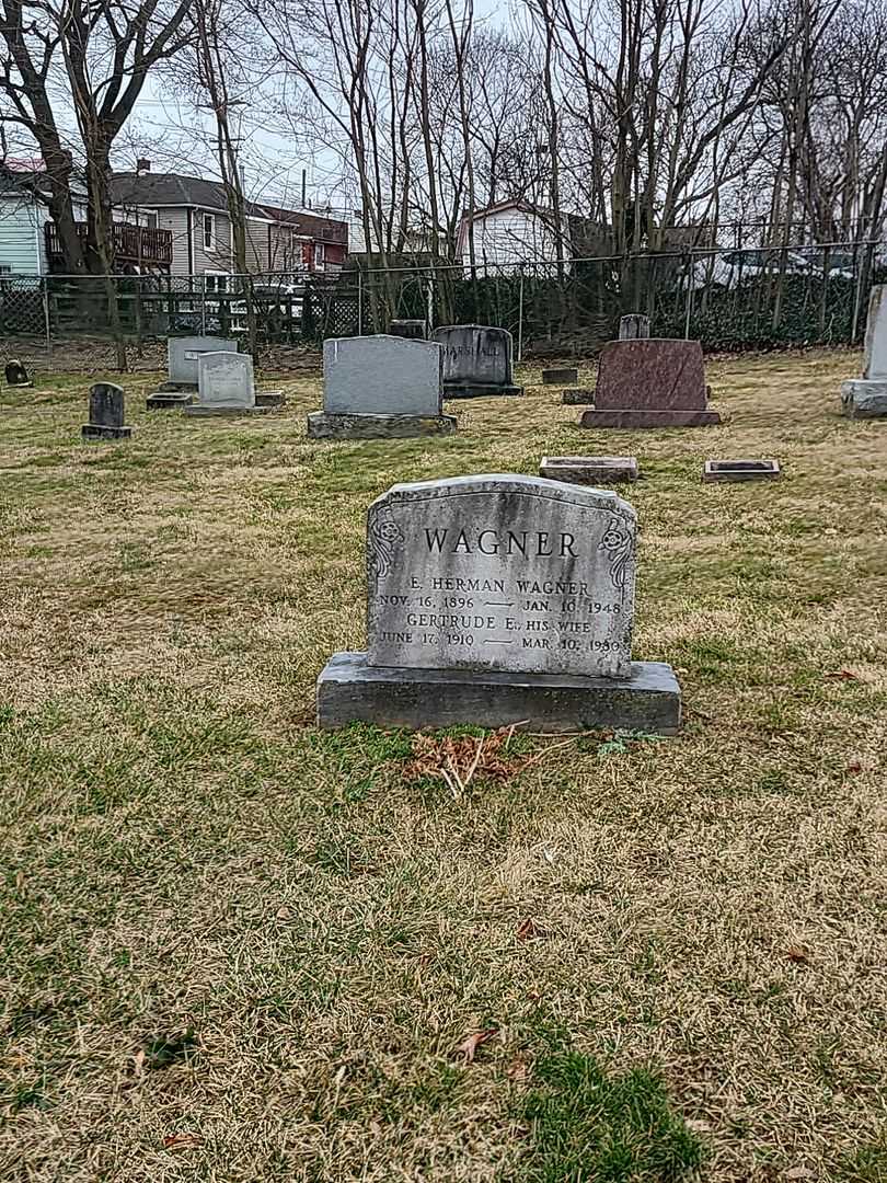 Gertrude E. Wagner's grave. Photo 2