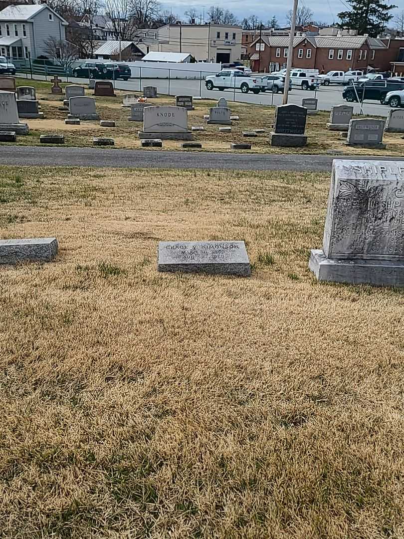 Grace V. Simonson's grave. Photo 2