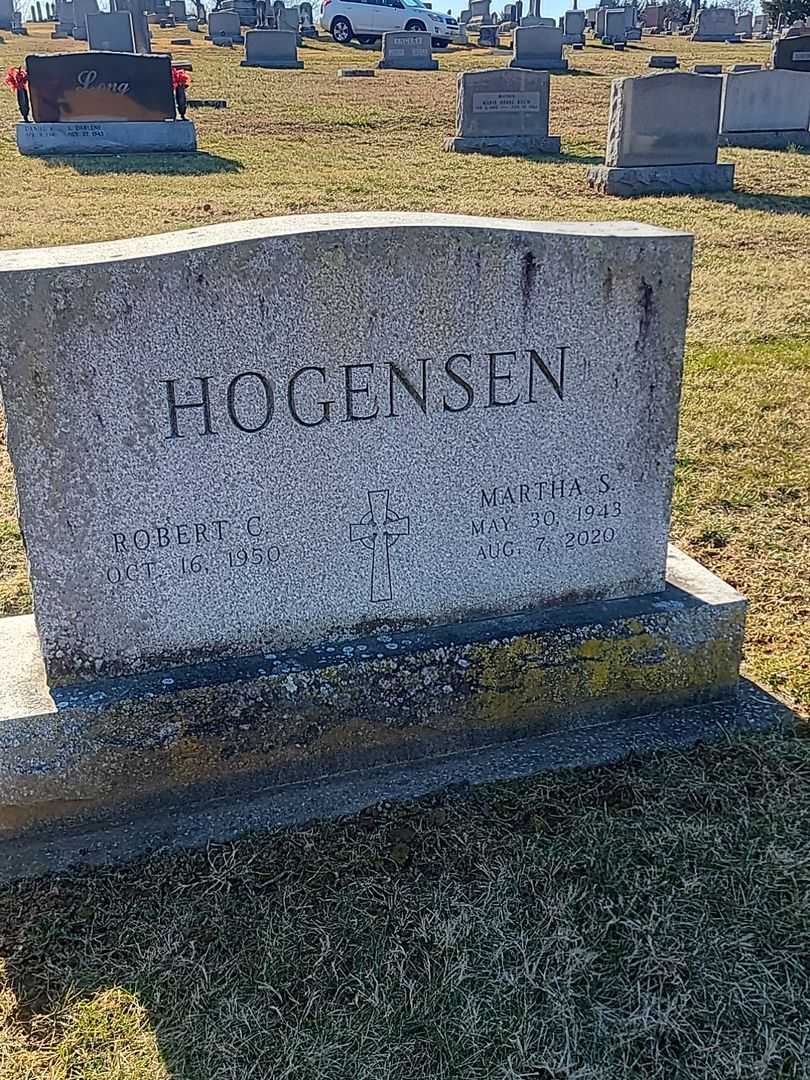 Martha S. Hogensen's grave. Photo 3
