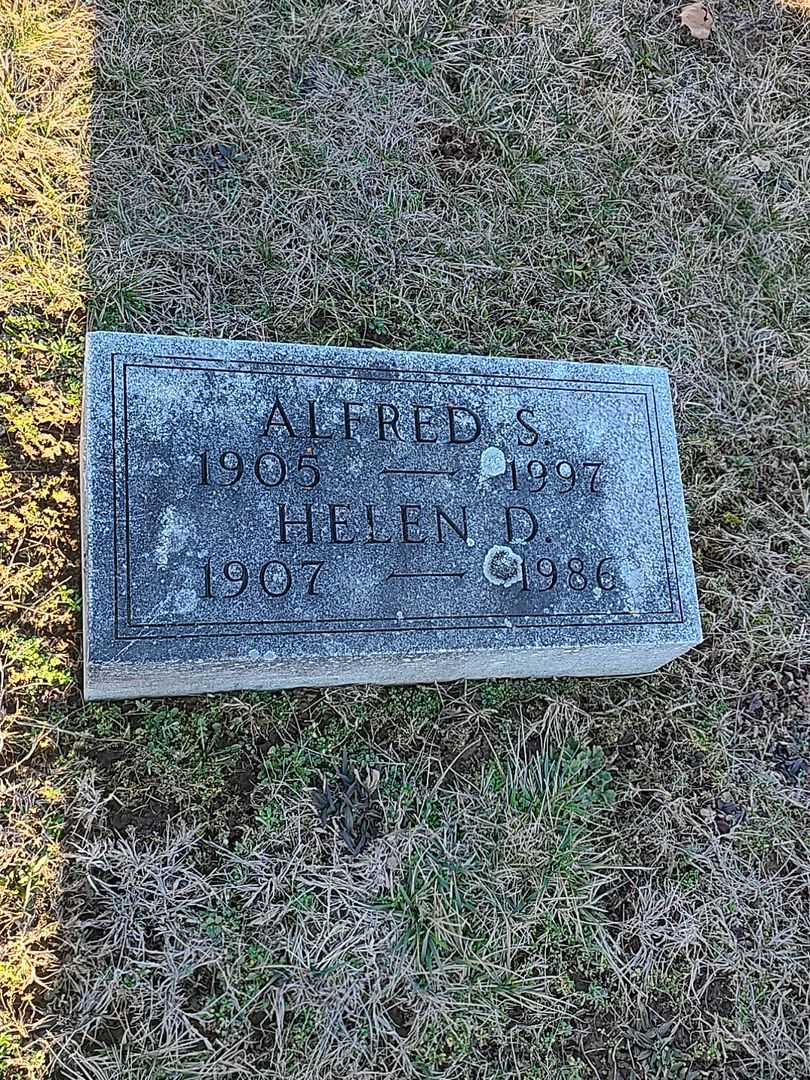 Alfred S. Nusbaum's grave. Photo 3
