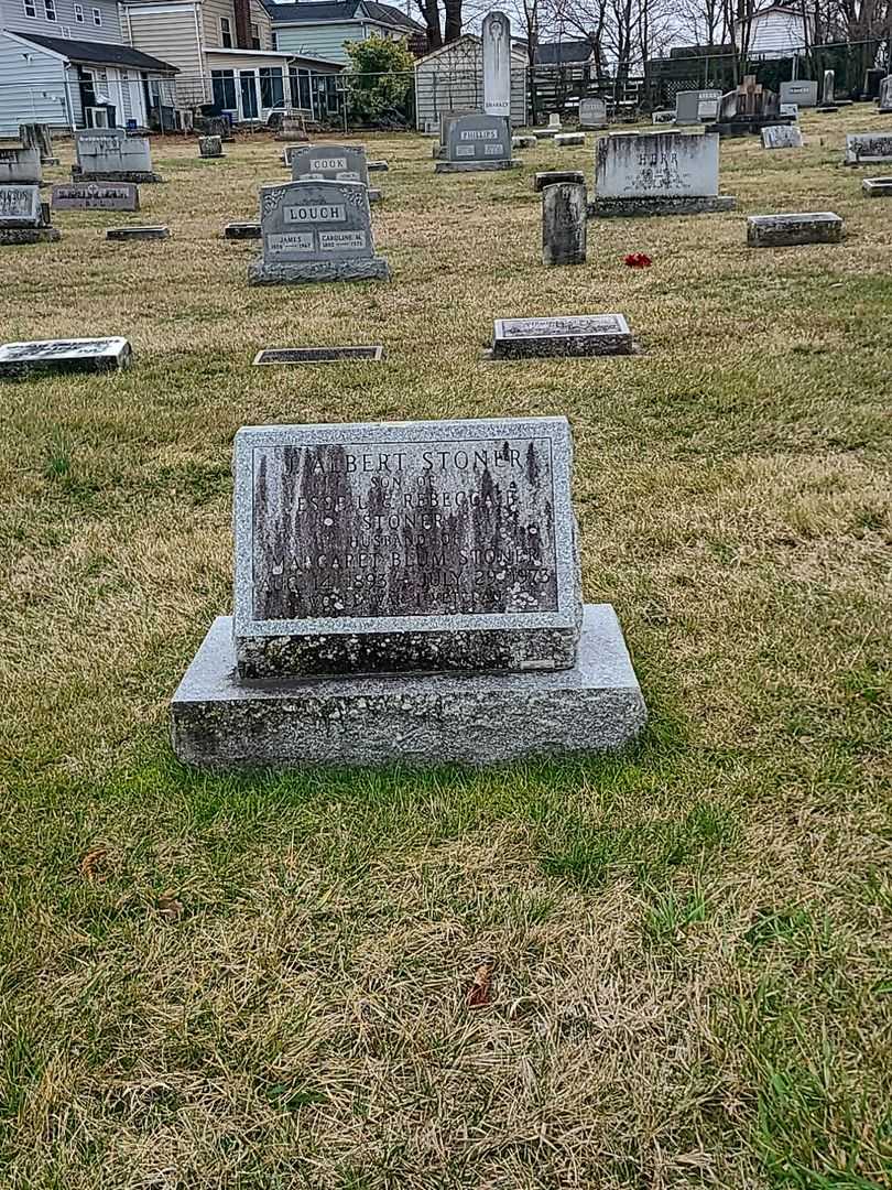 Jesse Albert Stoner's grave. Photo 2