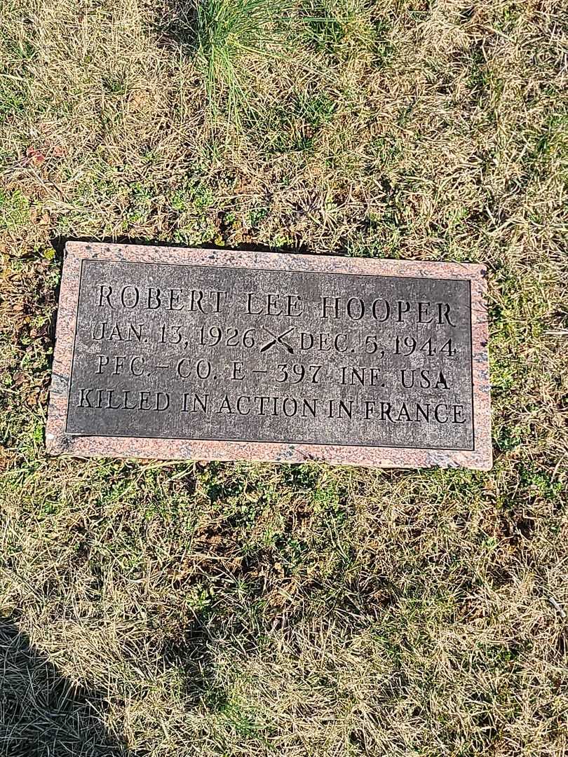 Robert Lee Hooper's grave. Photo 3