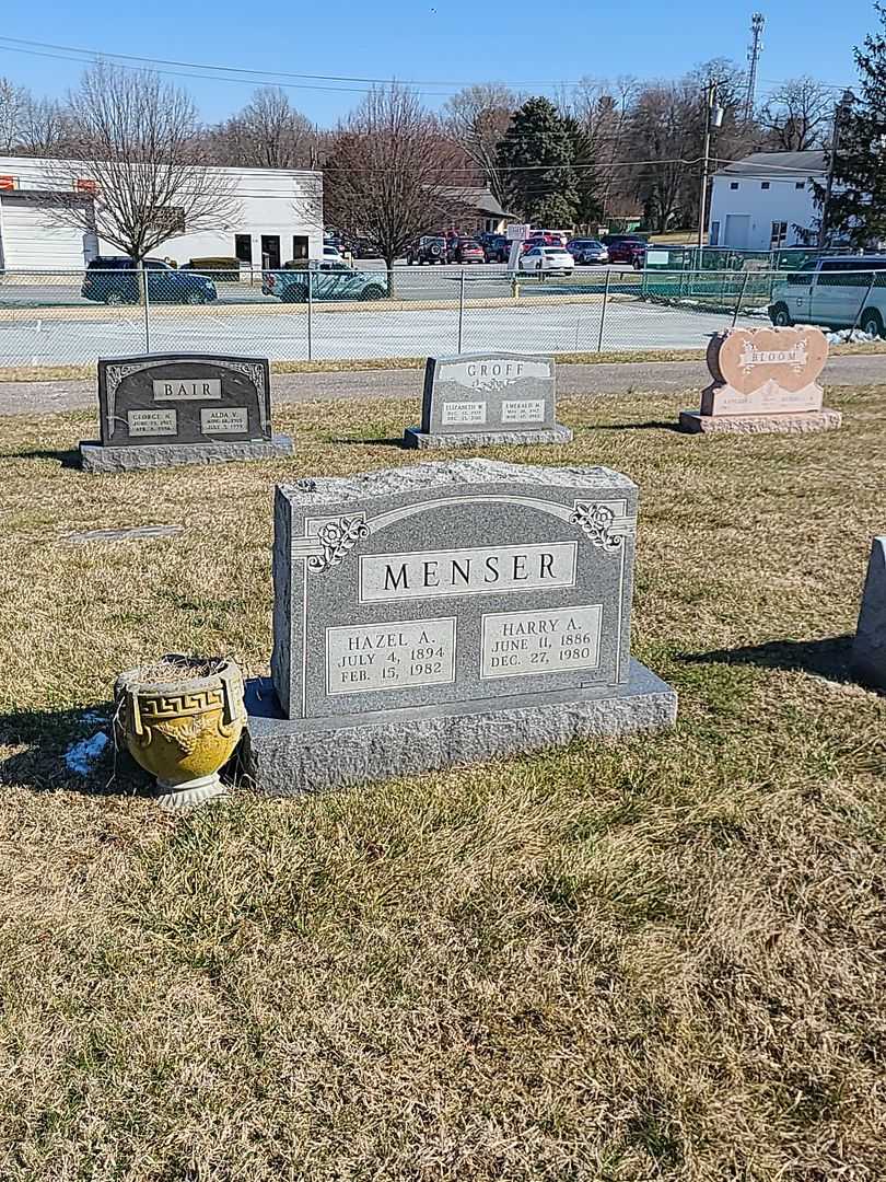 Harry A. Menser's grave. Photo 2