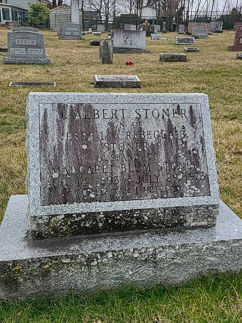 Jesse Albert Stoner's grave. Photo 1