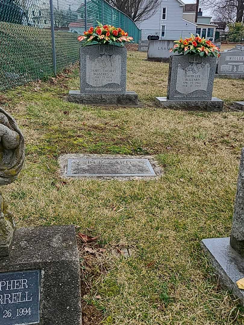 James T. Blizzard Senior's grave. Photo 2