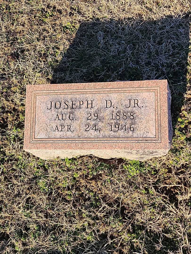 Joseph D. Brooks Junior's grave. Photo 3