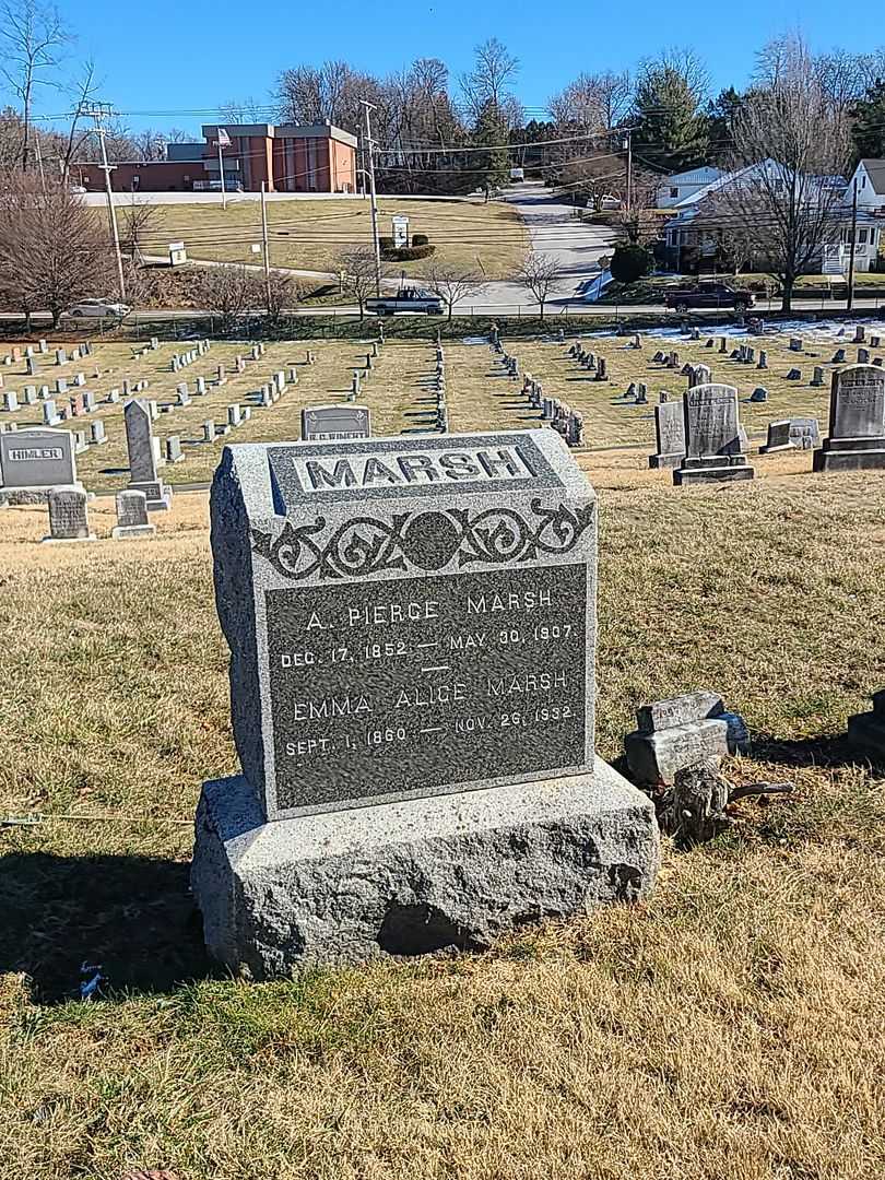 Emma Alice Marsh's grave. Photo 2