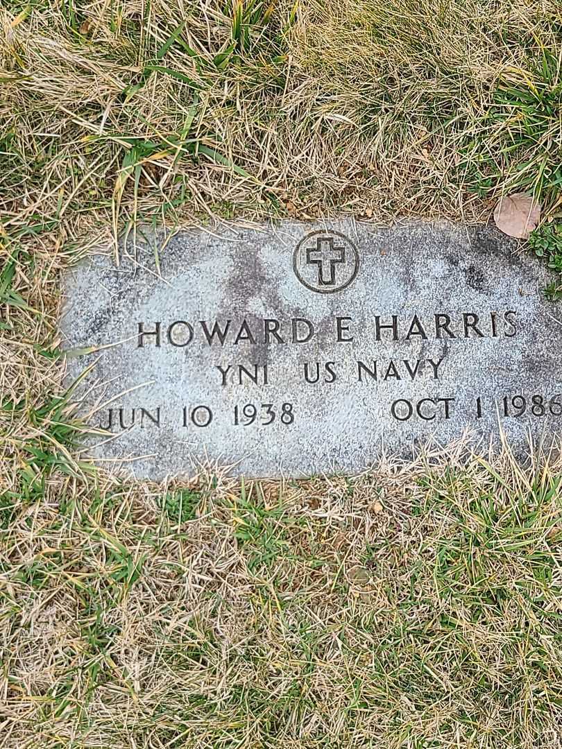 Howard E. Harris's grave. Photo 3